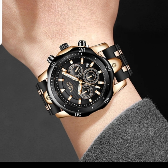 Quartz watch waterproof Stainless steel Price Reduced &firm - Picture 2 of 8